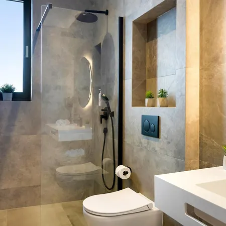 Fly - S6 - Mpolo Gostinjska kuća 3*