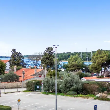 Fly - S6 - Mpolo ゲストハウス メドゥリン