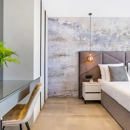 Fly - S6 - Mpolo Gostinjska kuća 3*